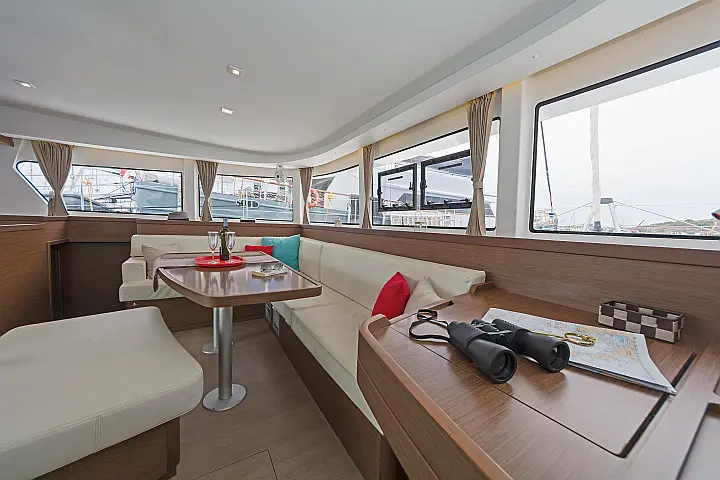 Lagoon 42 A/C & GEN - 