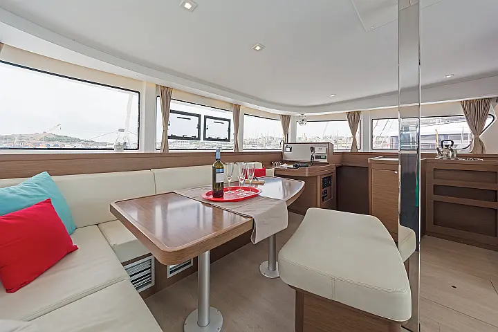 Lagoon 42 A/C & GEN - 
