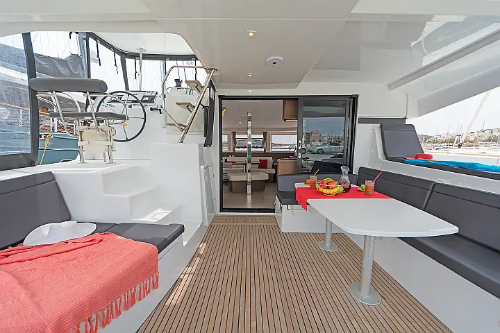 Lagoon 42 A/C & GEN - 