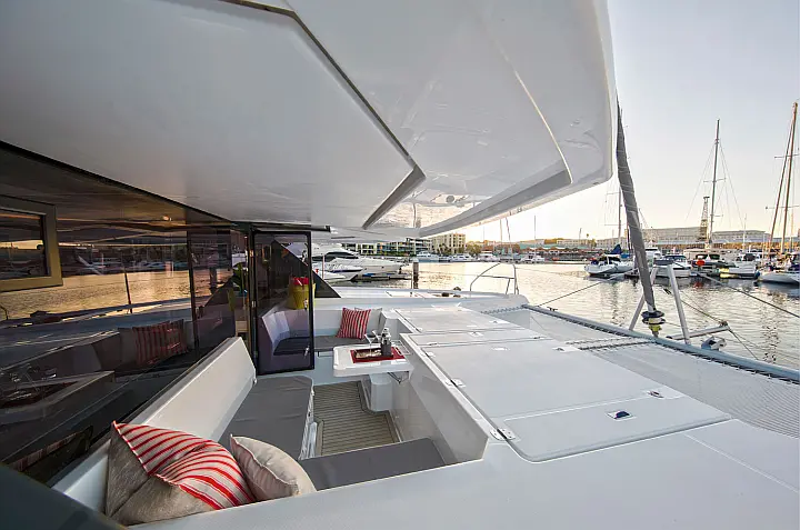 Leopard 45 - Forward Cockpit