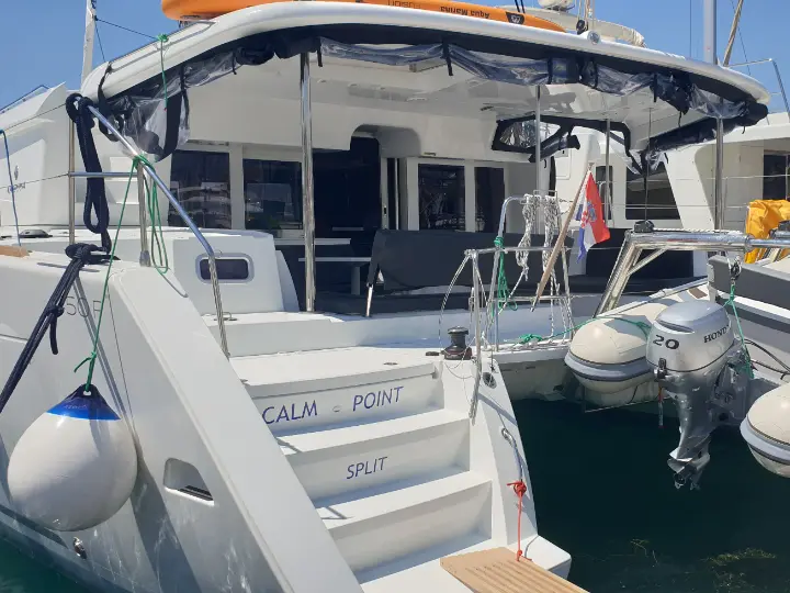 Lagoon 450 Fly - External image