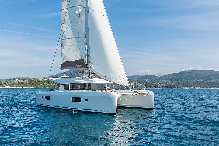 Lagoon 42 A/C & GEN - 