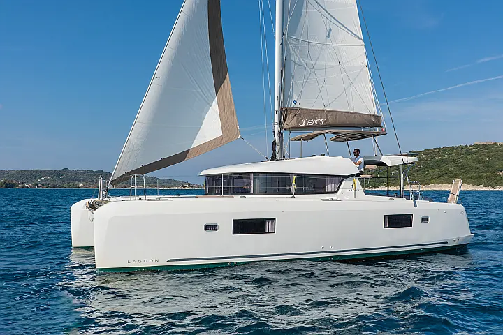 Lagoon 42 A/C & GEN - 