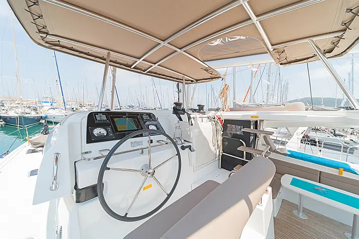 Lagoon 42 A/C & GEN - 