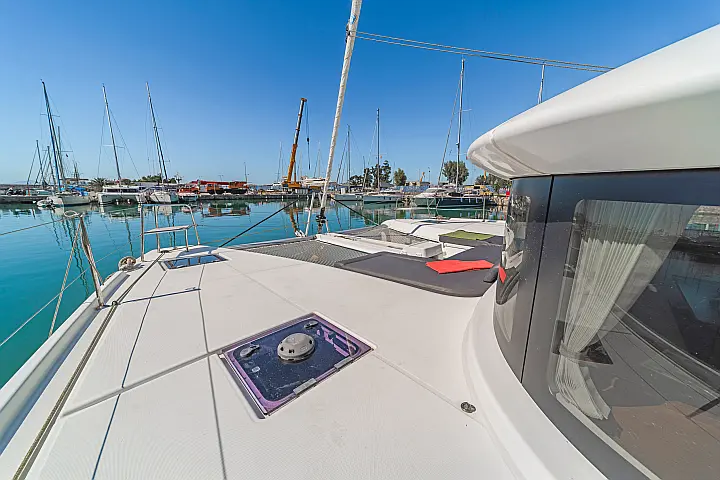 Lagoon 46 A/C & GEN & WM - 