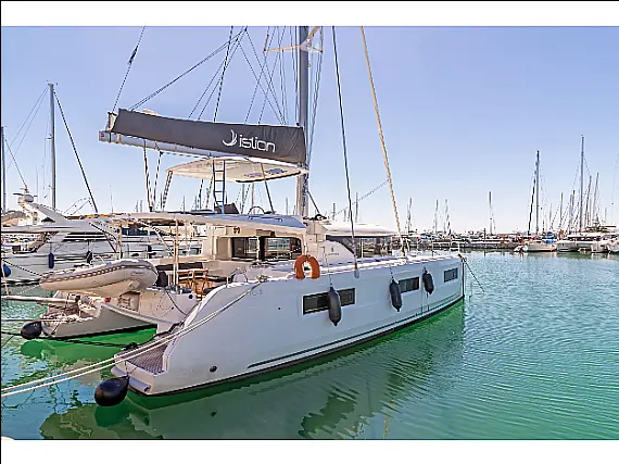 Lagoon 46 A/C & GEN & WM