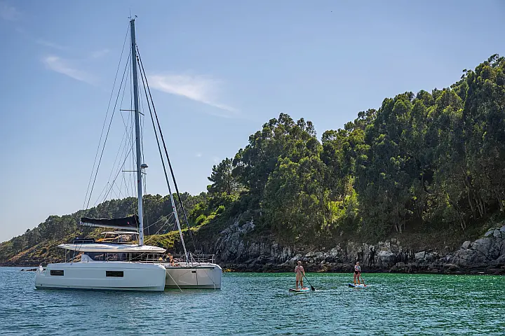 Lagoon 43 owner's version - 