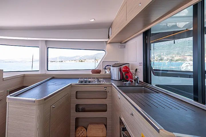 Lagoon 42 Owner version - 