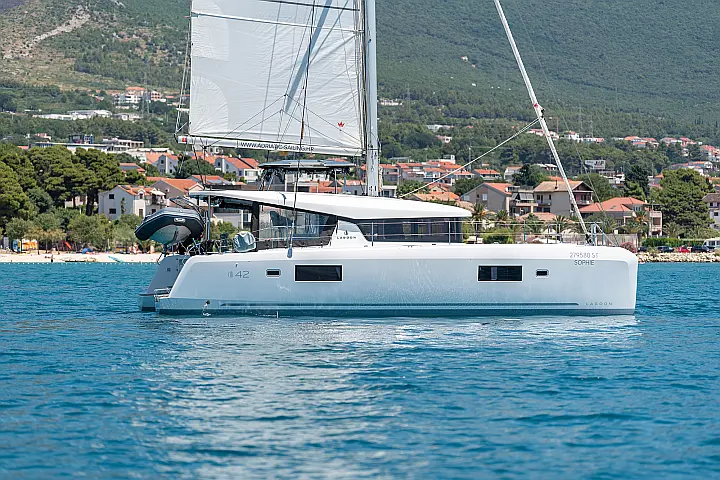Lagoon 42 Owner version - 