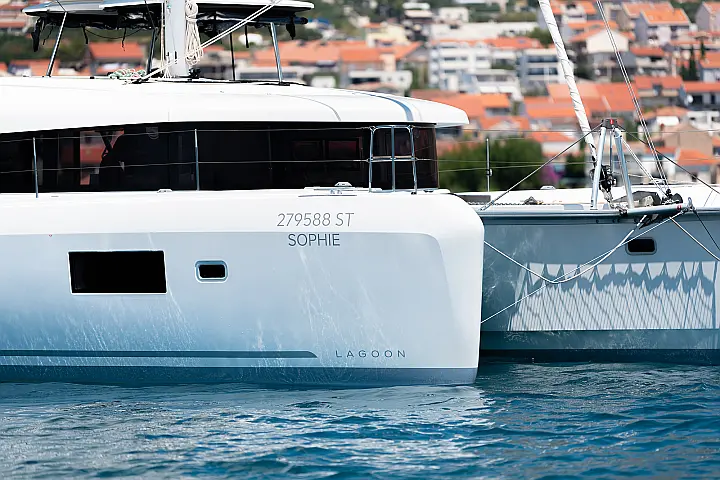 Lagoon 42 Owner version - 
