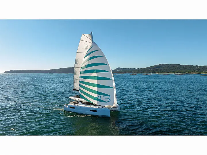 Lagoon 43  - External image