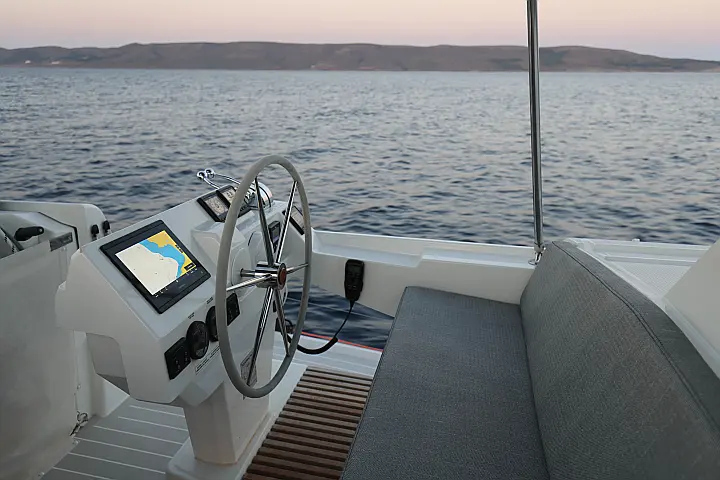 Fountaine Pajot 47 TANNA LUX (GEN,AC,WATERMAKER) - 