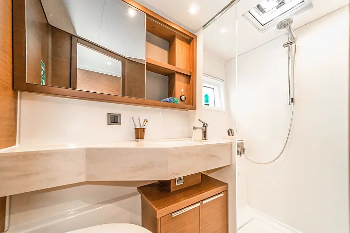 Lagoon 46 A/C & GEN & WM - 