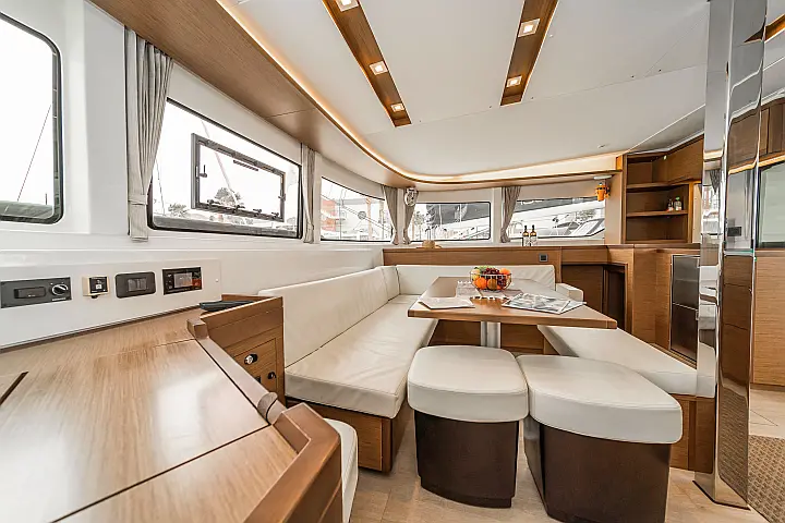 Lagoon 46 A/C & GEN & WM - 