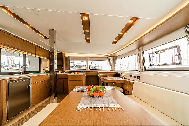 Lagoon 46 A/C & GEN & WM - 