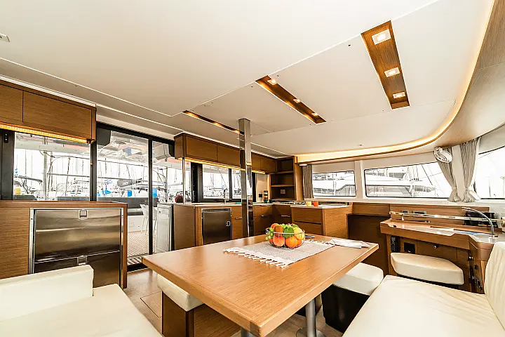 Lagoon 46 A/C & GEN & WM - 