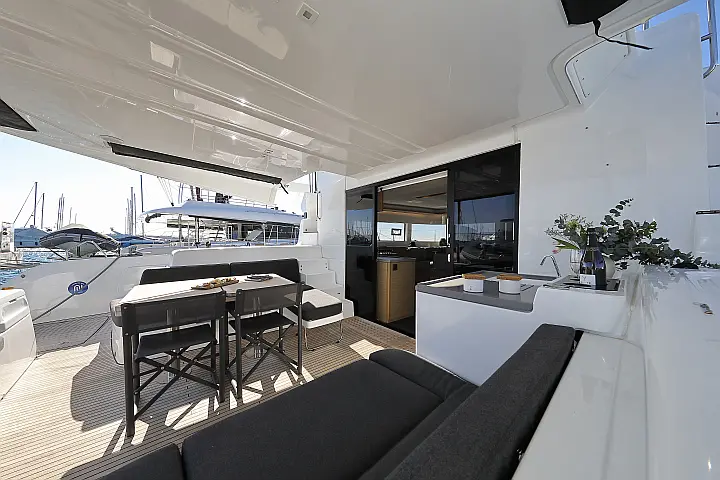 Lagoon 51 - owner version - 