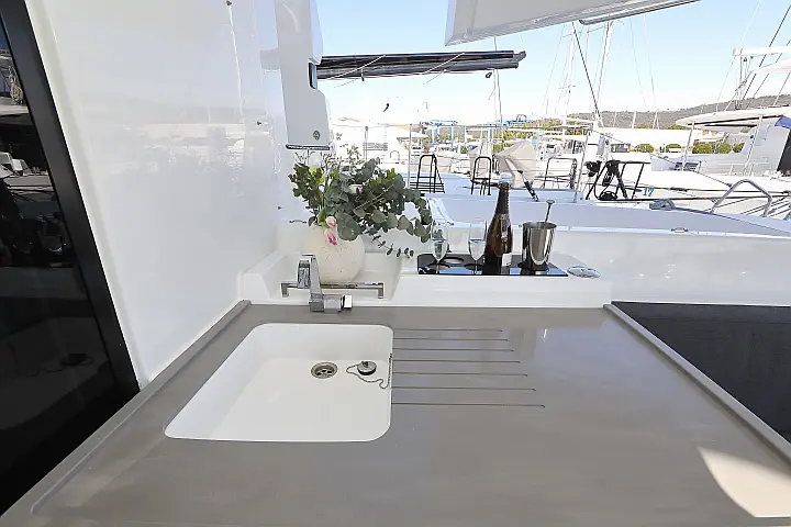 Lagoon 51 - owner version - 