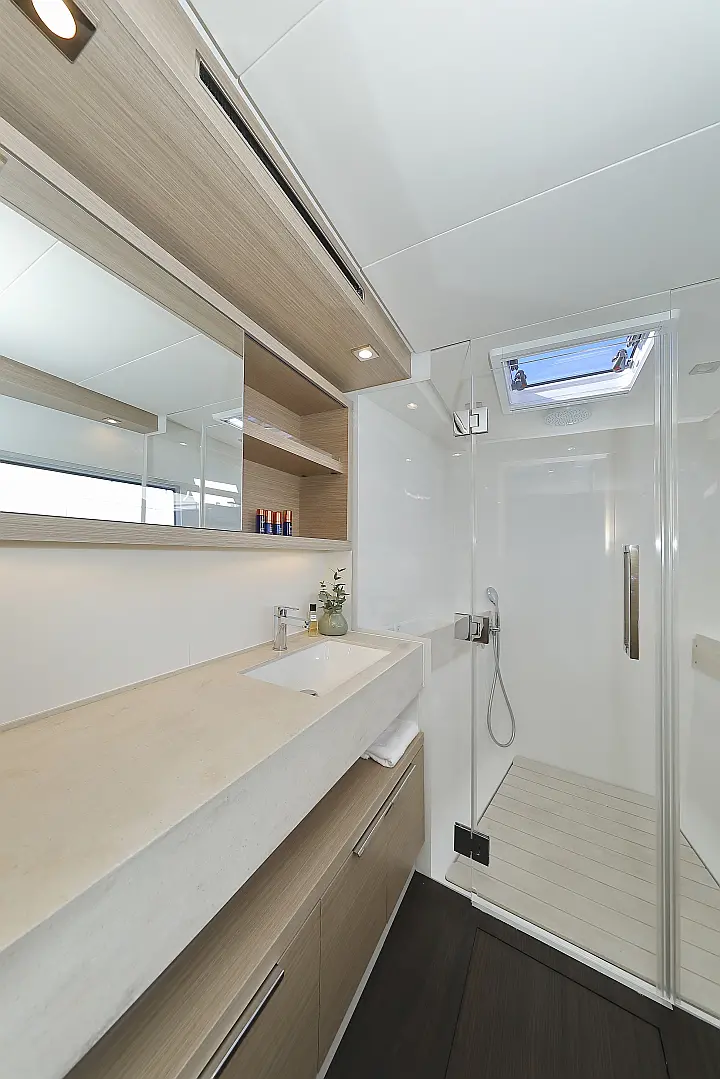 Lagoon 51 - owner version - 