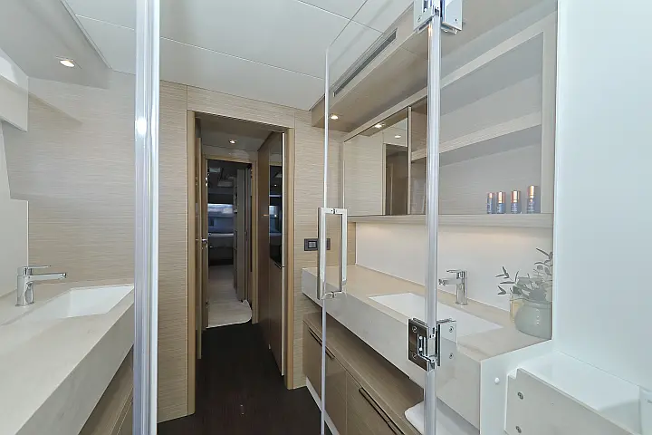 Lagoon 51 - owner version - 