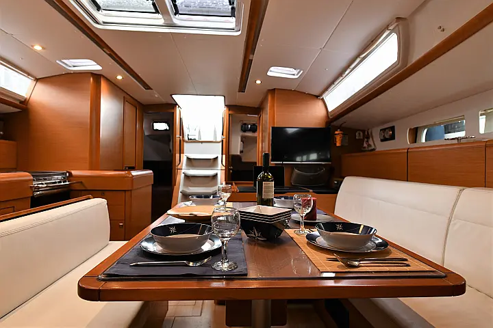 Sun Odyssey 519 A/C & GEN - 