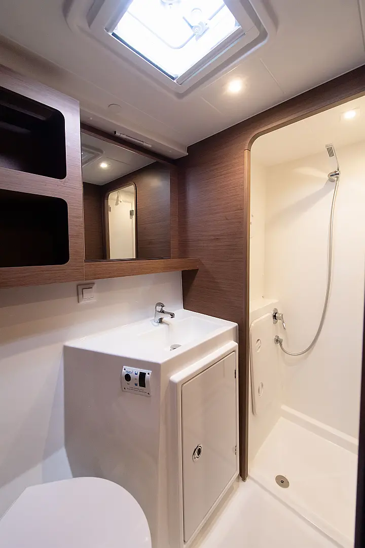 Lagoon 42 - 