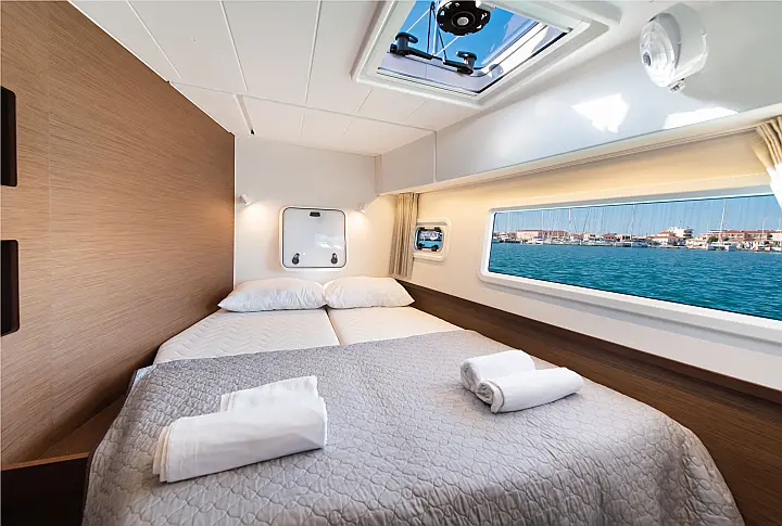 Lagoon 42 - 
