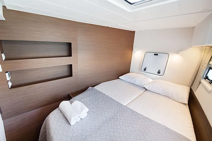 Lagoon 42 - 