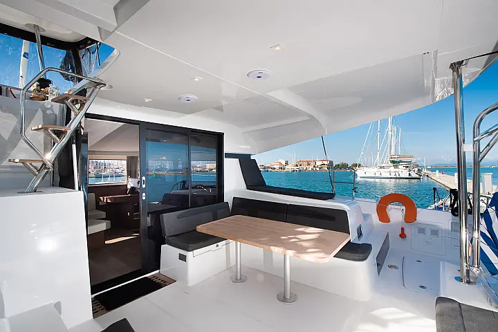 Lagoon 42 - 