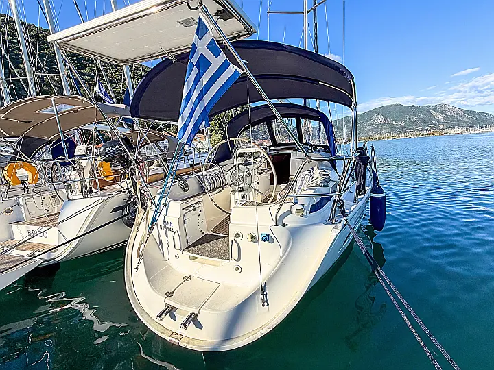Bavaria Cruiser 32 - External image