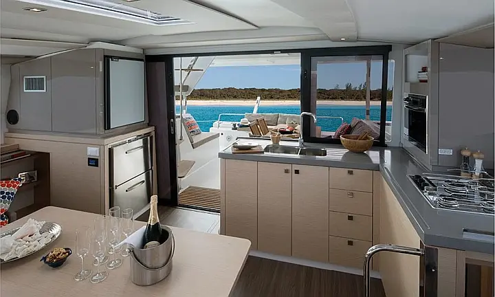 Lucia 40 - 