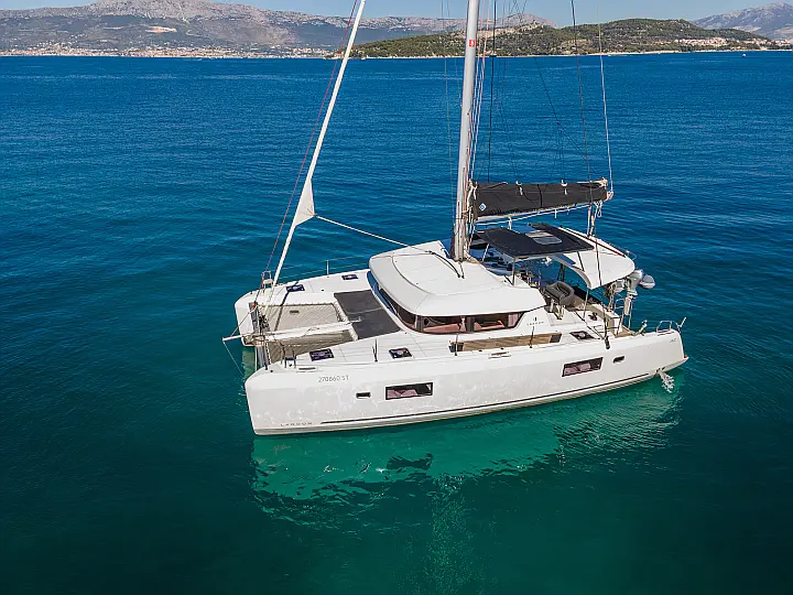 Lagoon 42 owner version - 