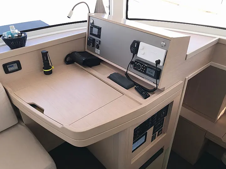 Lagoon 42 owner version - 