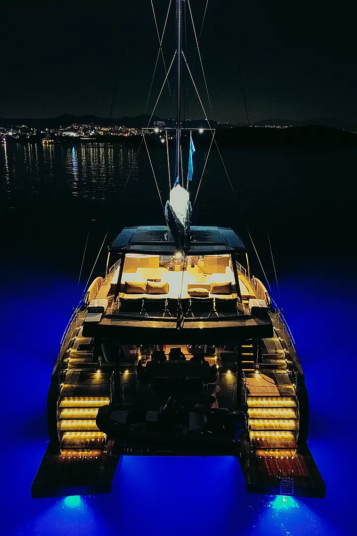 Moon Yacht 65 - 