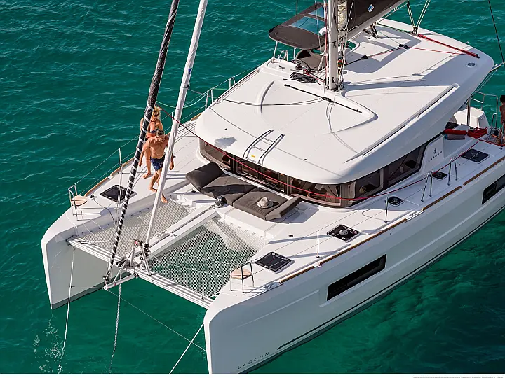 Lagoon 40 - External image