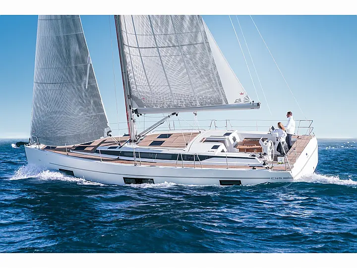 Bavaria C45 - External image