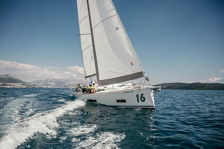 Salona 46 - 