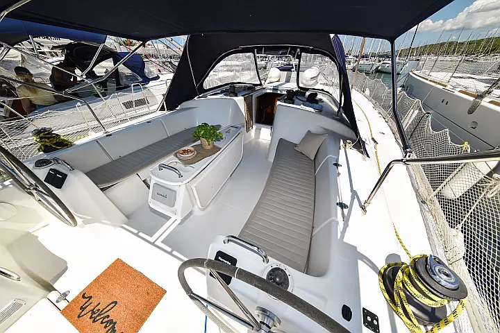 Cyclades 50.5 - 