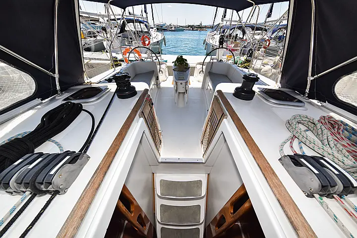 Cyclades 50.5 - 