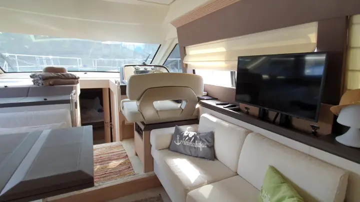 Monte Carlo 5 - cockpit tv