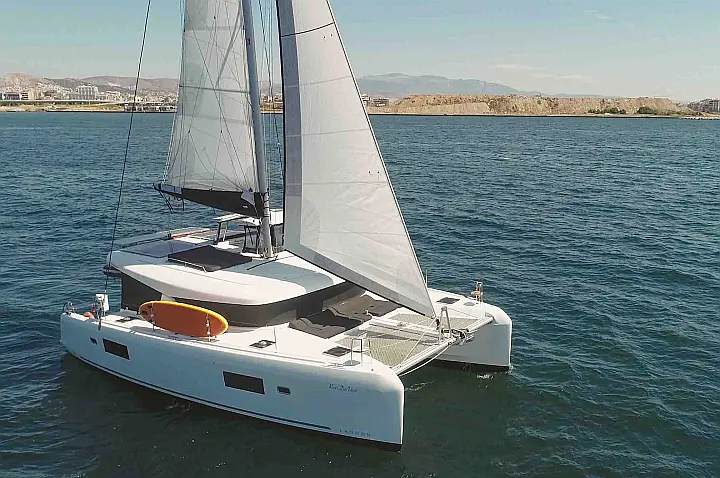 Lagoon 42 - 
