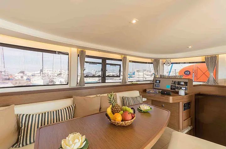 Lagoon 42 - 