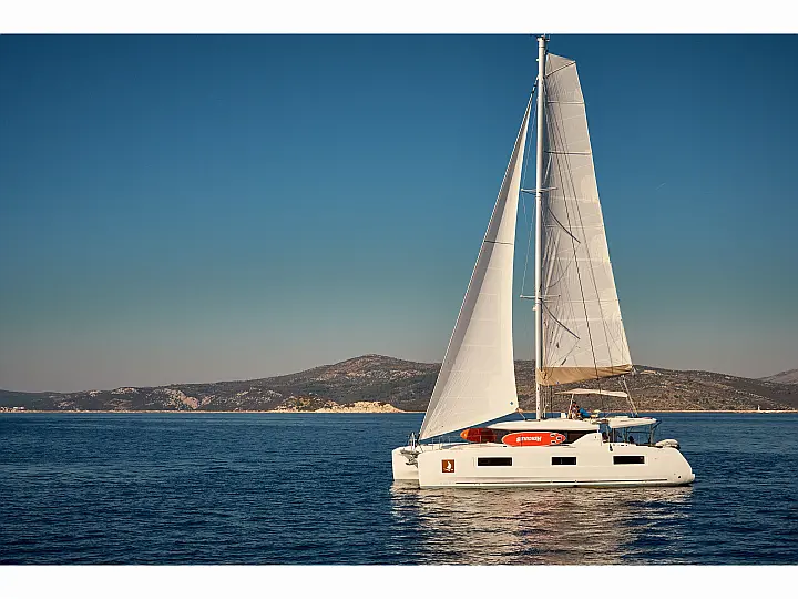 Lagoon 46 - External image