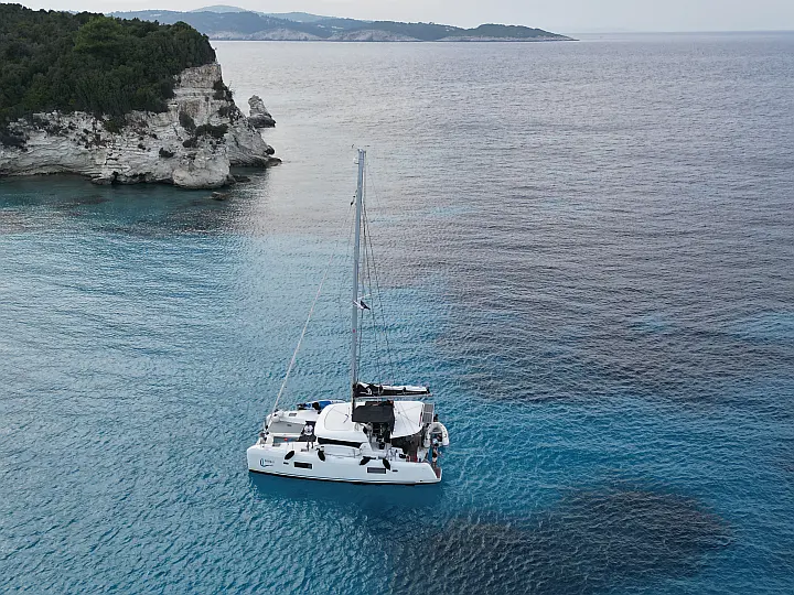 Lagoon 42 - 
