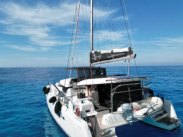 Lagoon 42 - 
