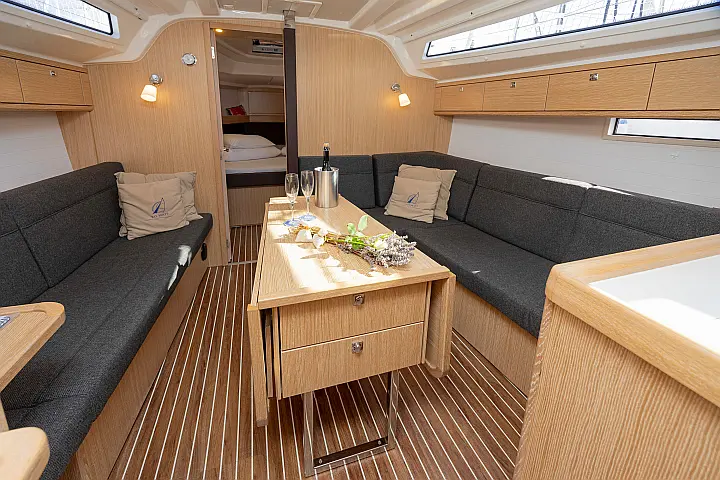 Bavaria Cruiser 37 Style - 