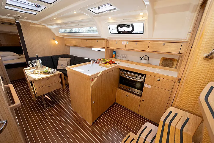 Bavaria Cruiser 37 Style - 