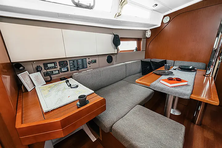 Oceanis 38  - 