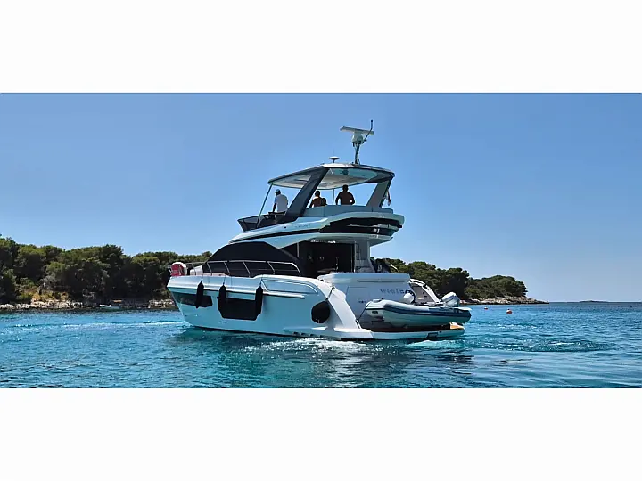 Azimut 53 Fly - External image