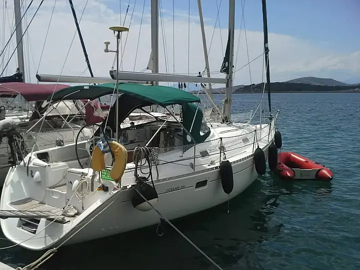 Oceanis 381 - External image